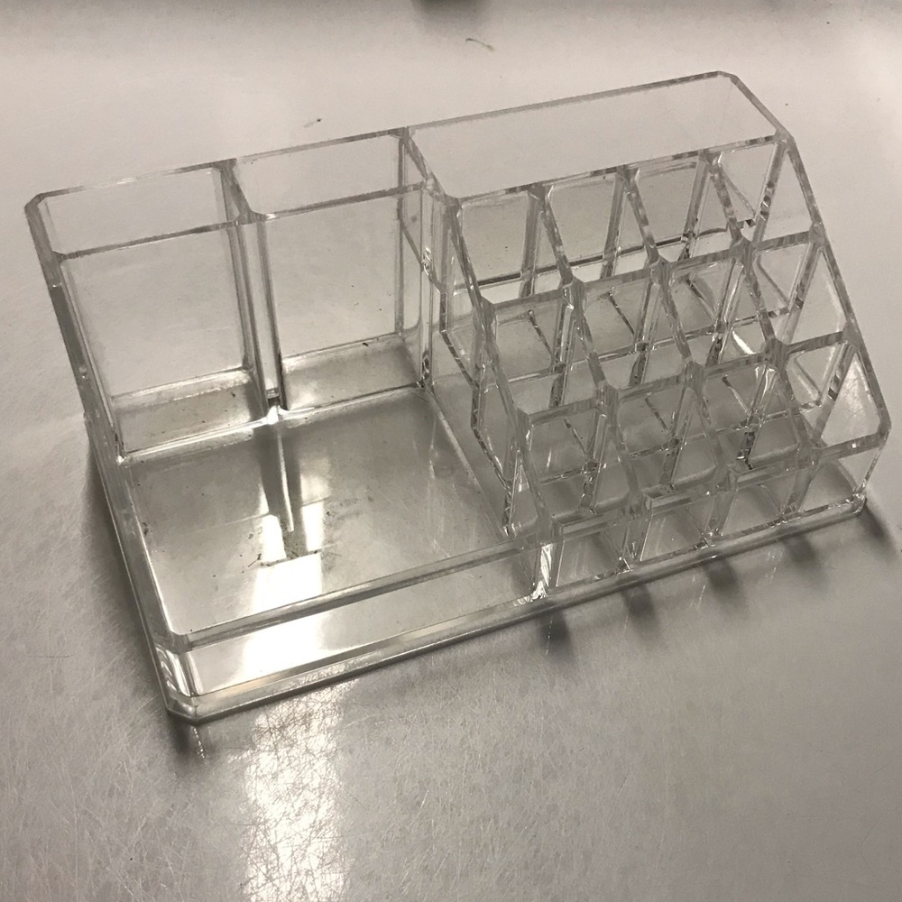 Clear acrylic makeup tray